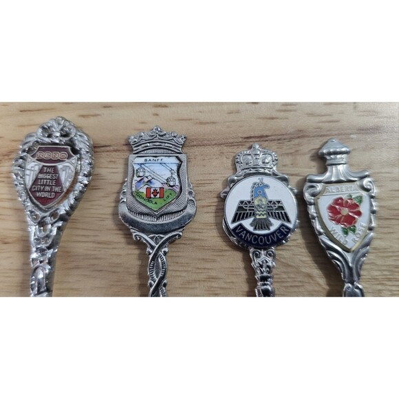 Lot of 21 Vtg Quality Souvenir Spoons Silver Plate Mixed Metals Enamel Charms - Picture 13 of 16